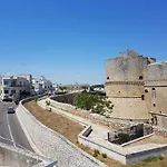 Guardiana Del Castello Nyaraló Otranto