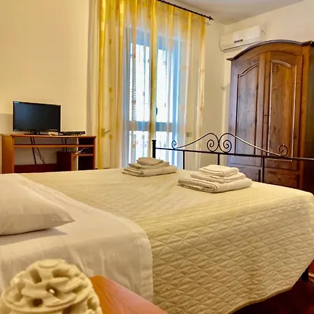 Guardiana Del Castello Otranto