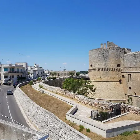 Guardiana Del Castello Nyaraló Otranto